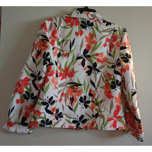 Women's Requirements Quilted Floral Printed Jacket, Size 10 - Picture 6 of 9